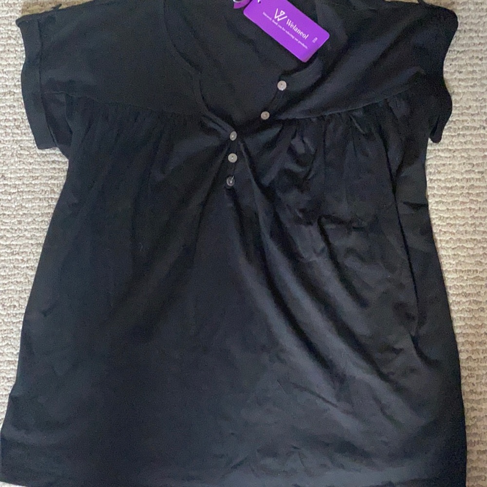 Black t shirt